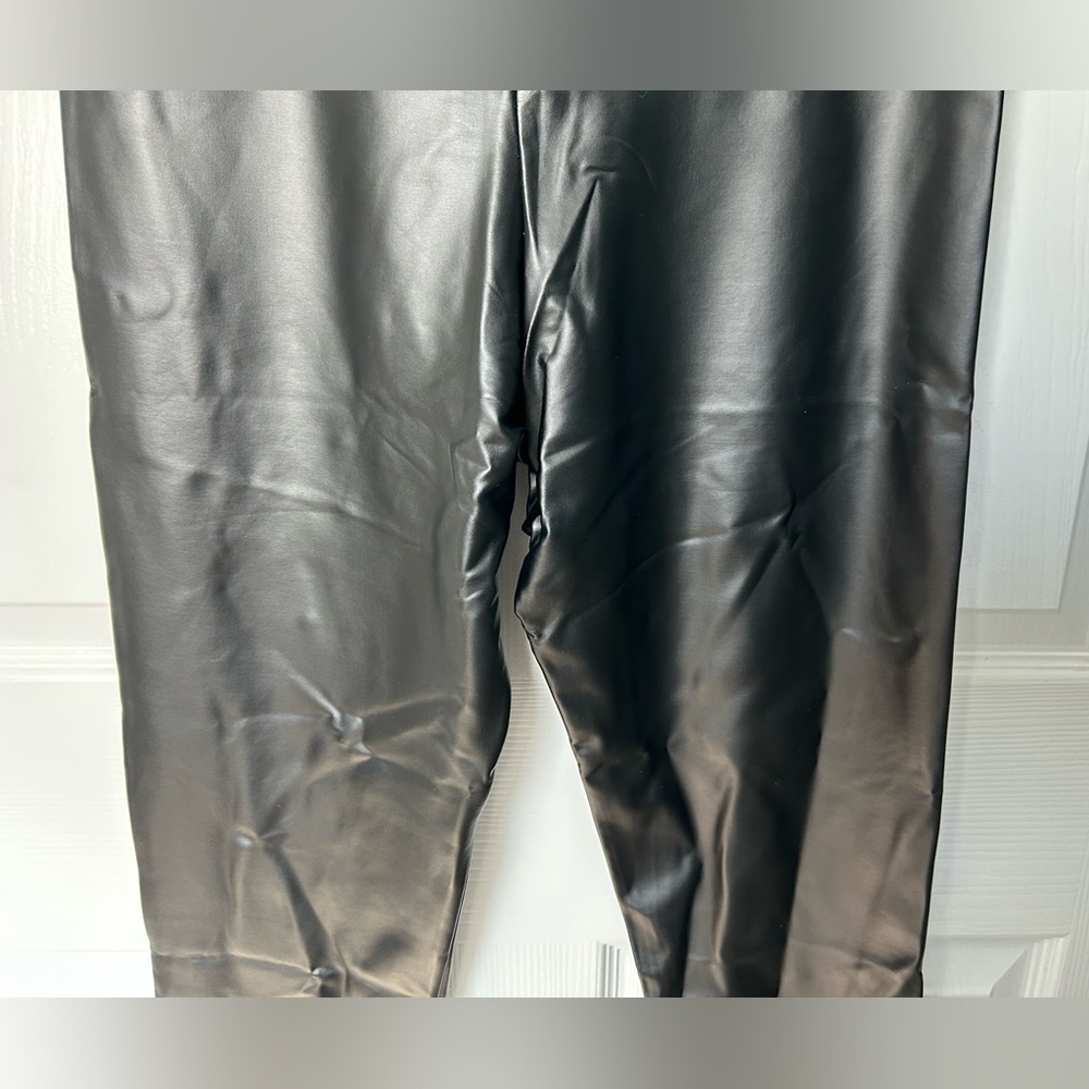 Love Ryan Los Angeles Faux Leather Black Leggings Plus Size 2X NWT - Picture 3 of 12